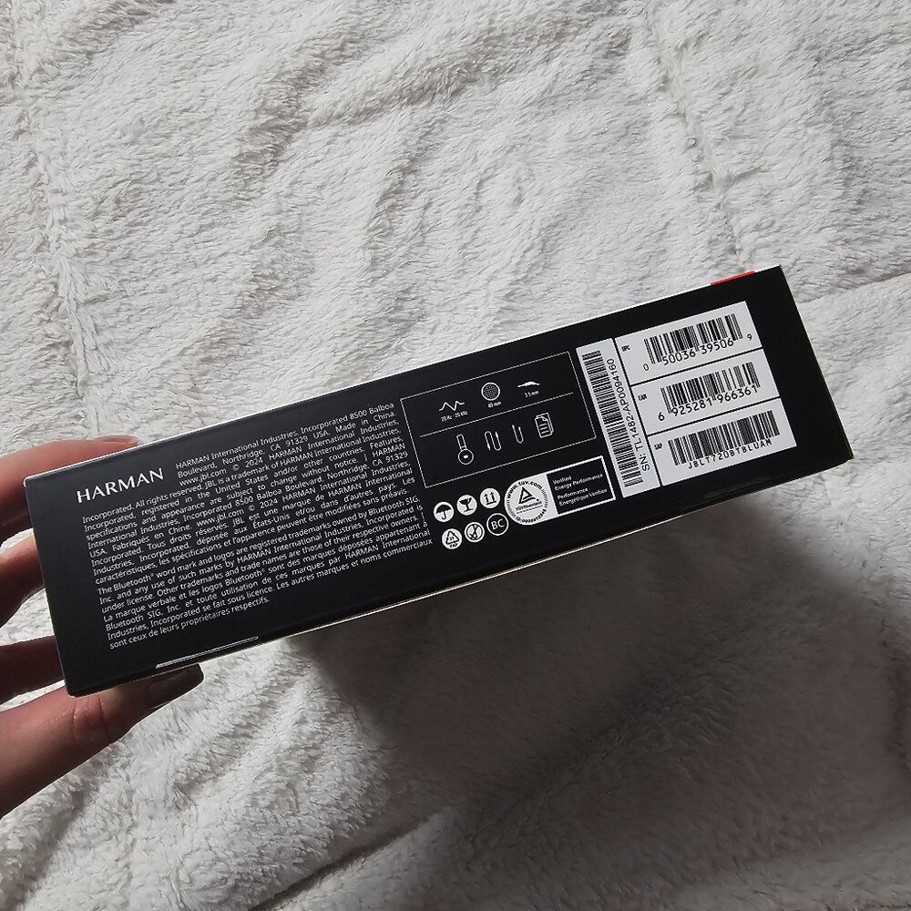 JBL Tune 720BT Wireless Over-Ear Headphones Foldable NEW Sealed Blue - Picture 3 of 3